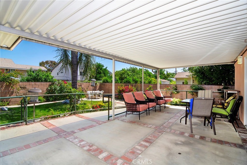 Smart Investment Opportunity in West Hills